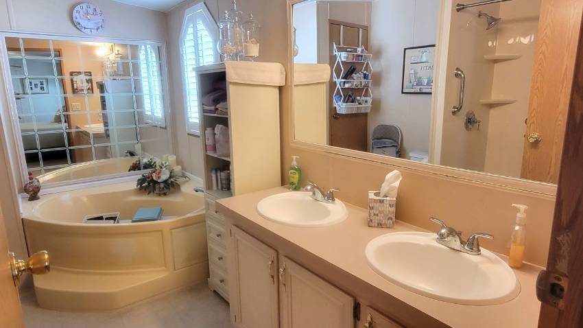 305 Midnight Cypress Drive a Winter Haven, FL Mobile or Manufactured Home for Sale